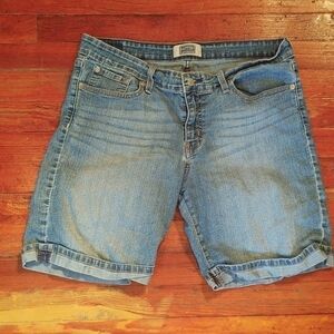 Levi Strauss & Co. Signature Bermuda Length Jean Shorts Sz 12